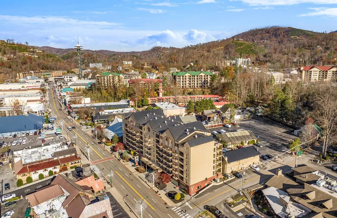 Black Bear Inn & Suites-1
