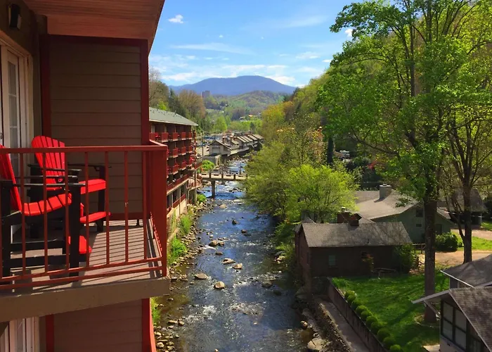 Baymont By Wyndham On The River
