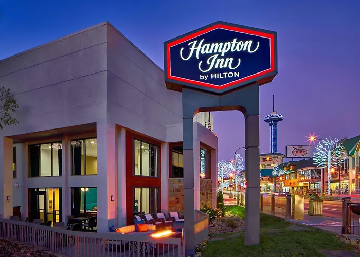 Hotel with pool: Hampton Inn Gatlinburg